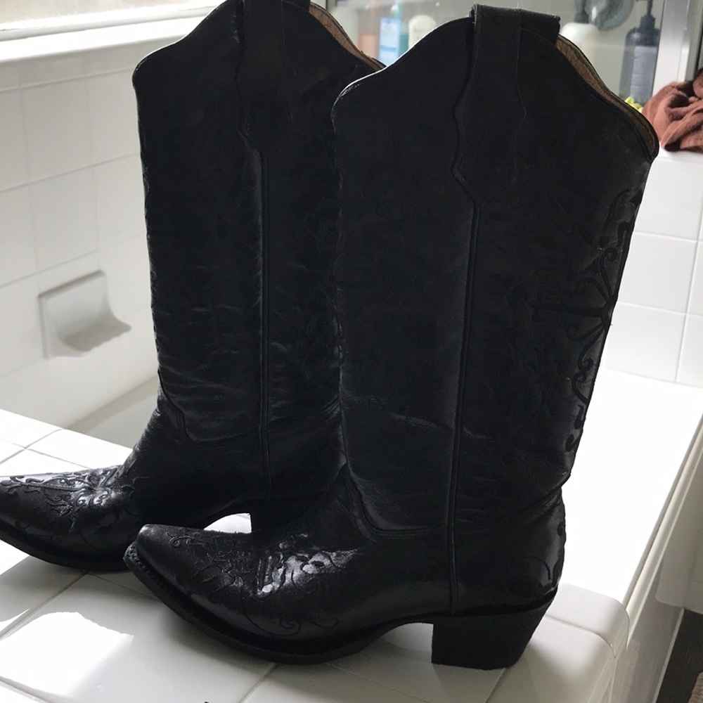 Nice barely worn cowboy boots